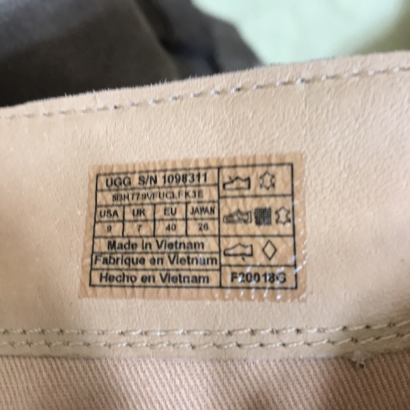 NWOT Ugg Bandara Suede Leather Tall Boots Size 9 - Picture 15 of 16